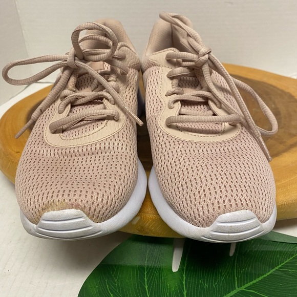 Nike Tanjun 812655 Soft Pink Blush Sneakers - Picture 5 of 11